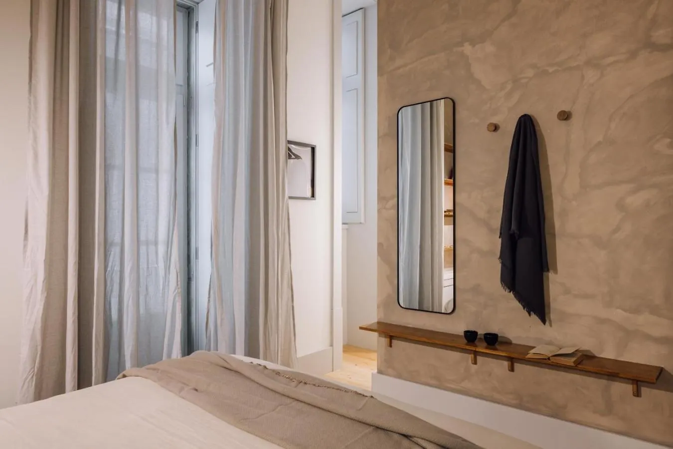 Kamour - 2 Bedrooms And Balcony In Baixa リスボン アパート