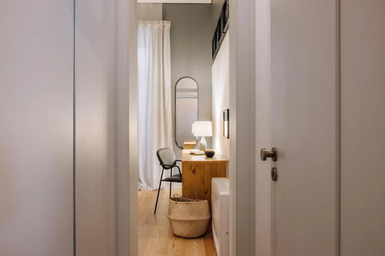 Kamour - 2 Bedrooms And Balcony In Baixa Lisboa 0*,