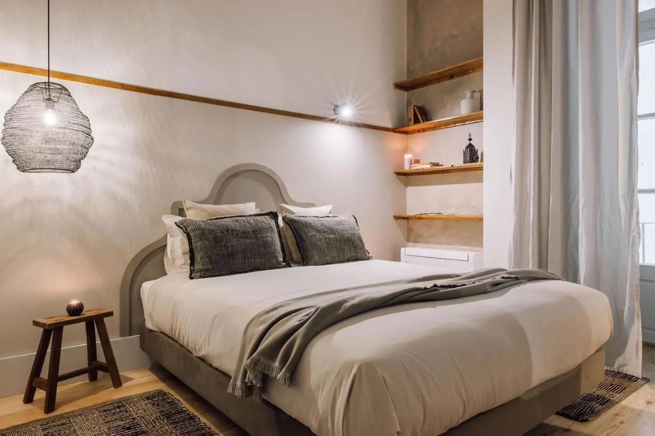 Kamour - 2 Bedrooms And Balcony In Baixa Lisboa 0*,  Portugalsko