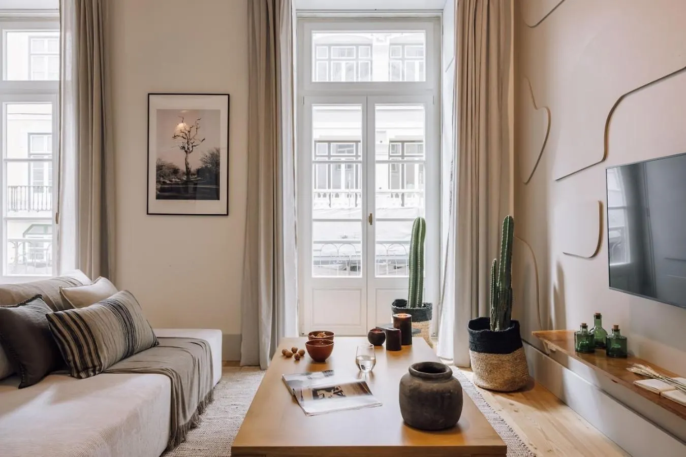 Kamour - 2 Bedrooms And Balcony In Baixa Lisboa
